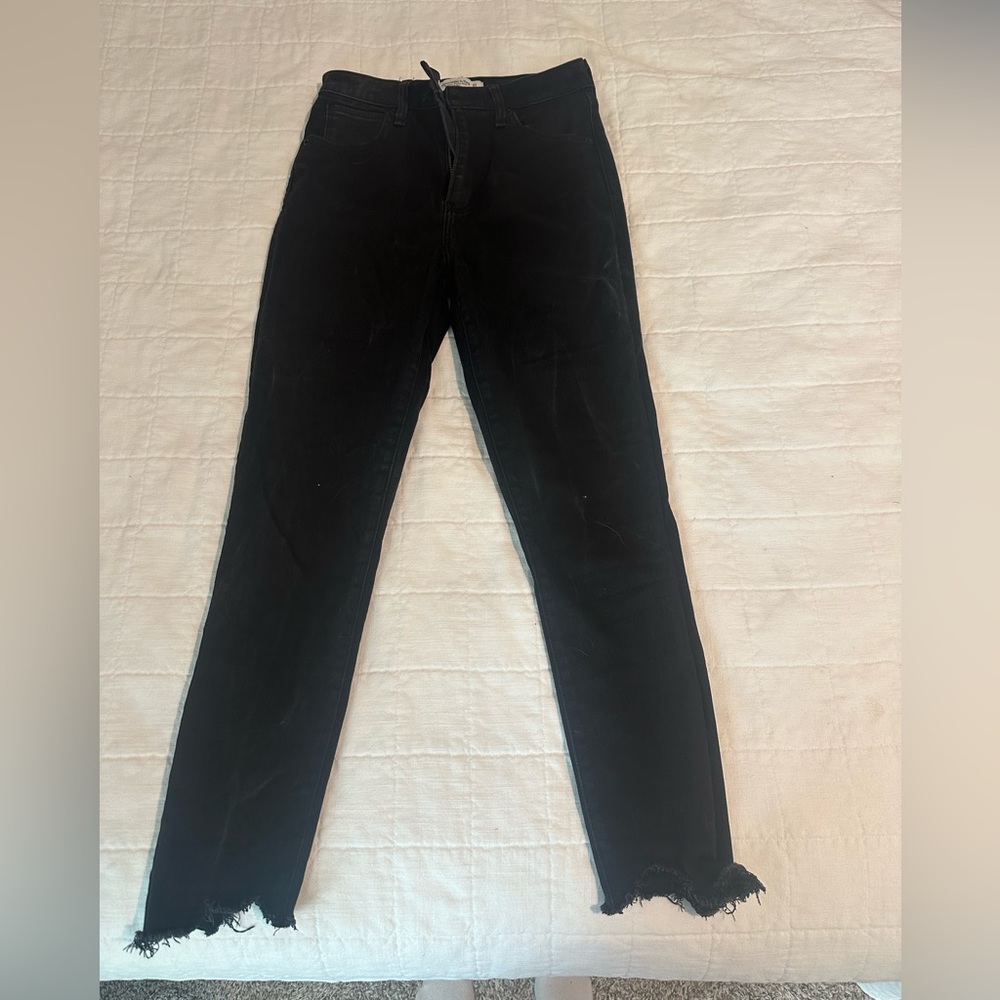 Abercrombie & Fitch - Super Skinny Ankle Black Jean - Size 4 Regular